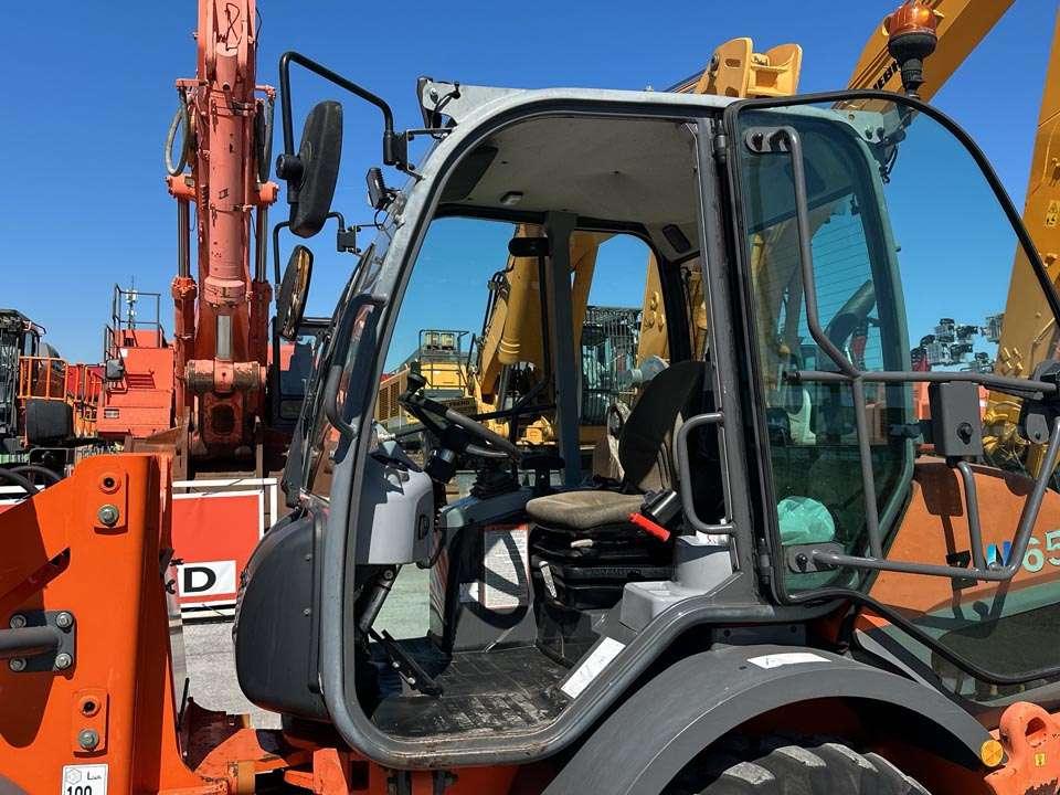 Hitachi ZW65 Photo 12