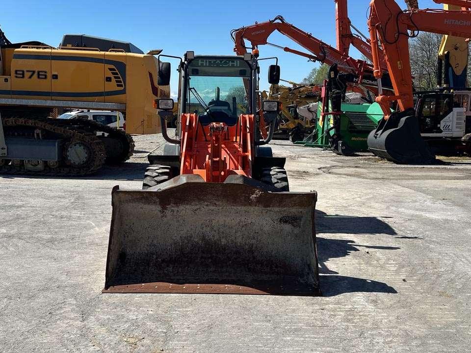 Hitachi ZW65 Photo 18