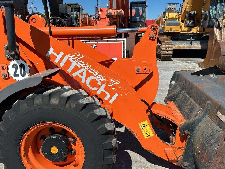 Hitachi ZW65 Photo 8