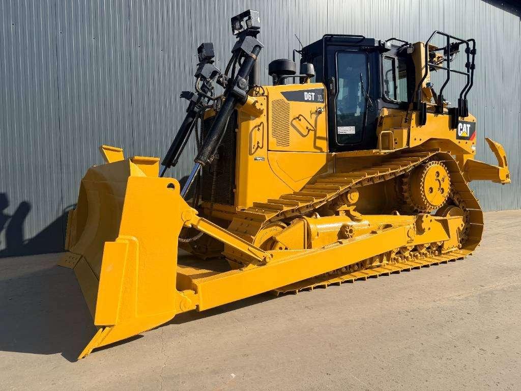 Caterpillar D6T XL Photo 1