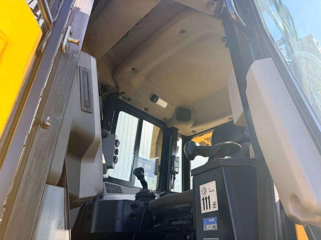 Caterpillar D6T XL Photo 13