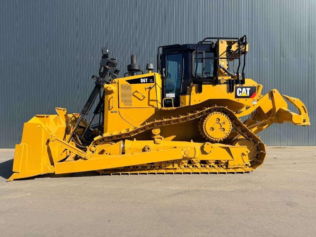 Caterpillar D6T XL Photo 16