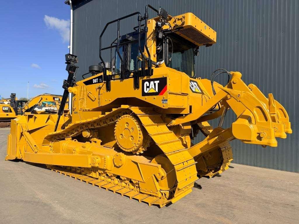 Caterpillar D6T XL Photo 17