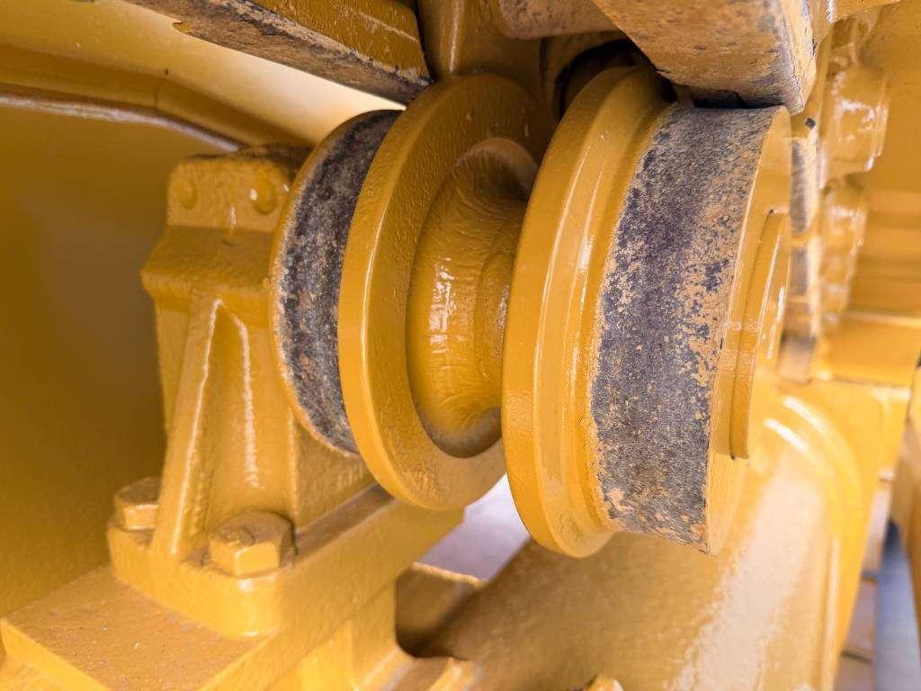 Caterpillar D6T XL Photo 24