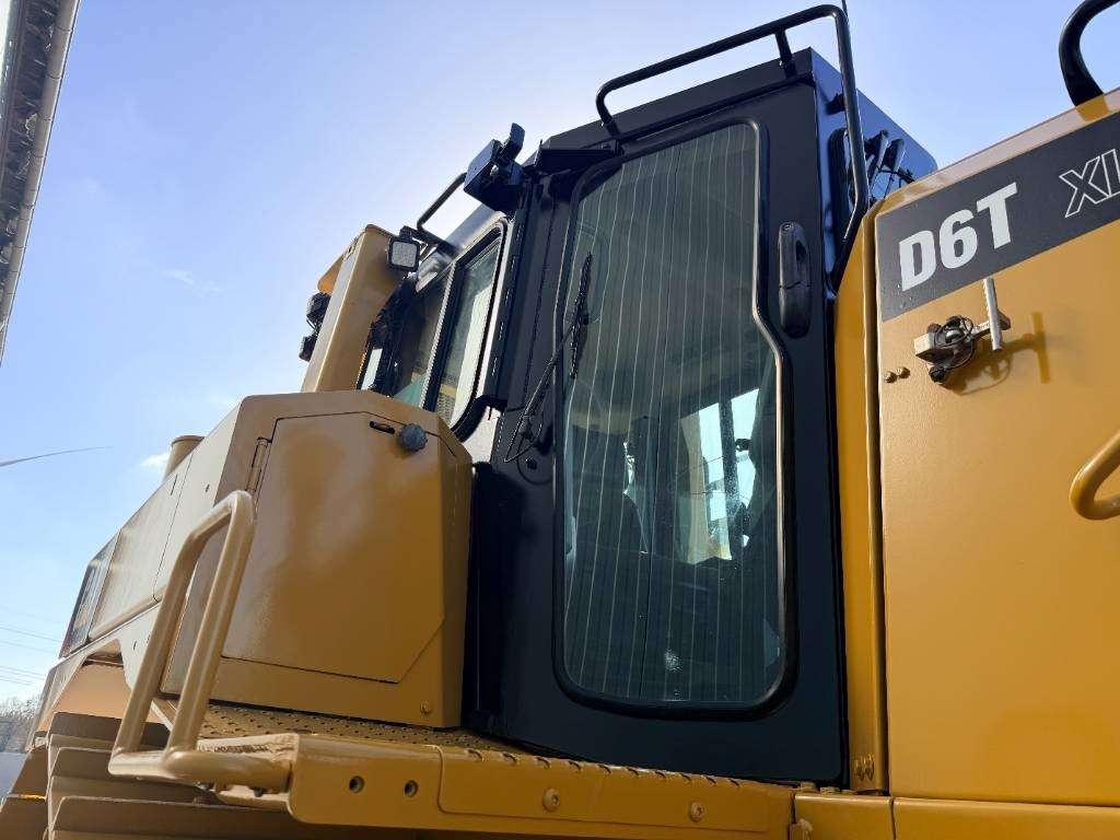 Caterpillar D6T XL Photo 28