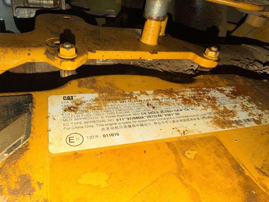 Caterpillar D6T XL Photo 3