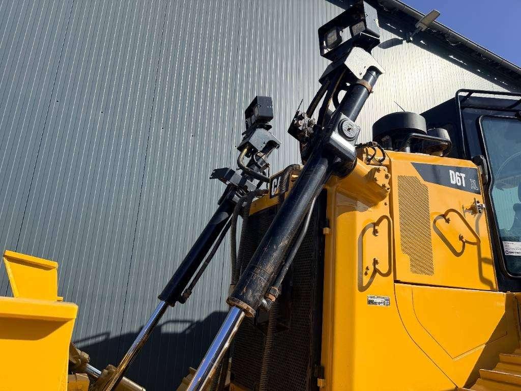 Caterpillar D6T XL Photo 30