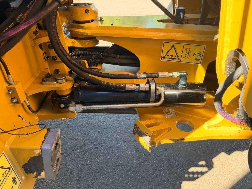 Caterpillar 908M | NEW TYRES Photo 17
