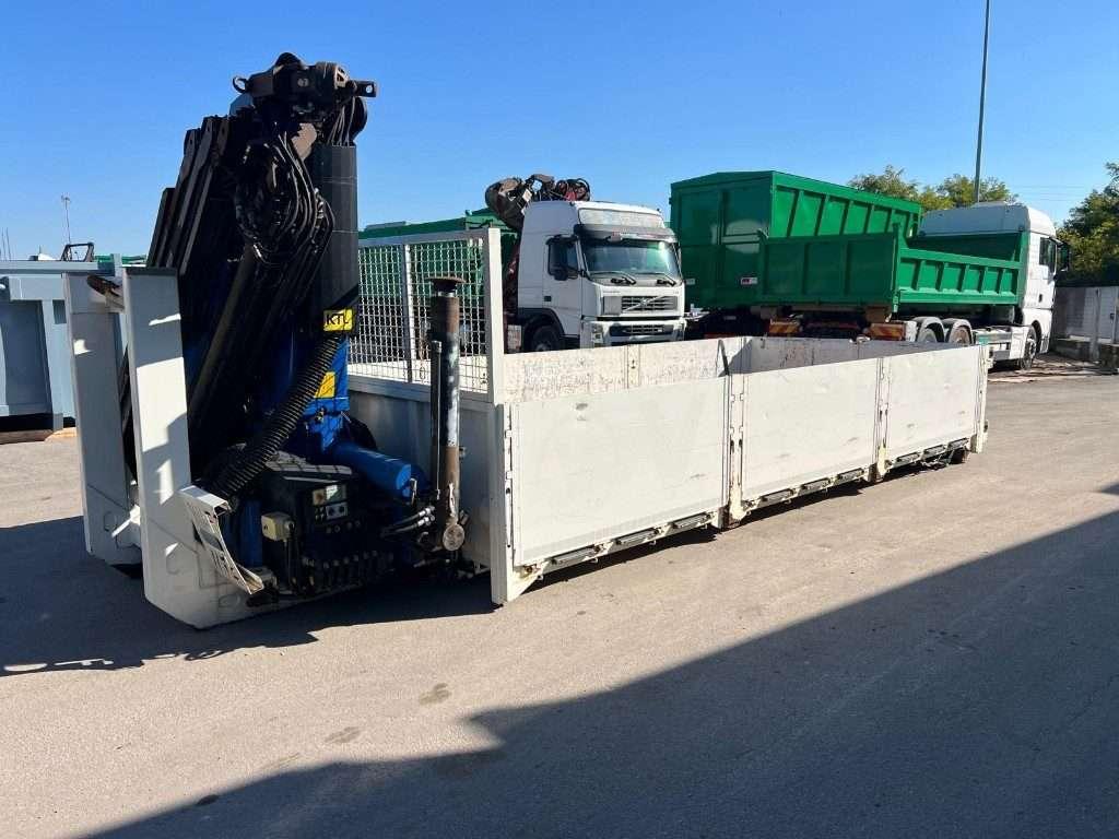 Palfinger SCARRABILE A PIANALE CON SPONDE E GRU Photo 1