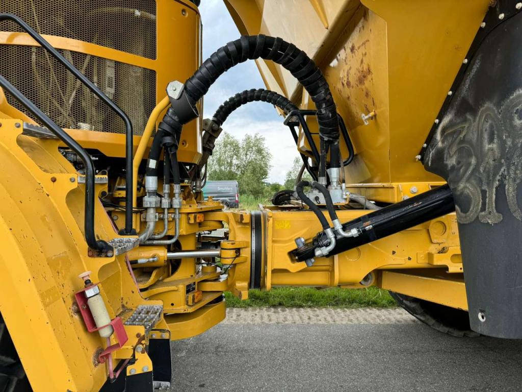 Caterpillar 740B Photo 16
