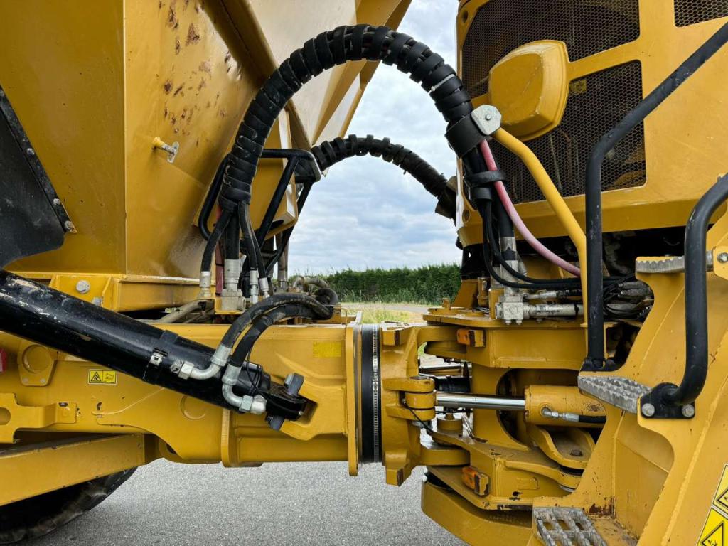 Caterpillar 740B Photo 19