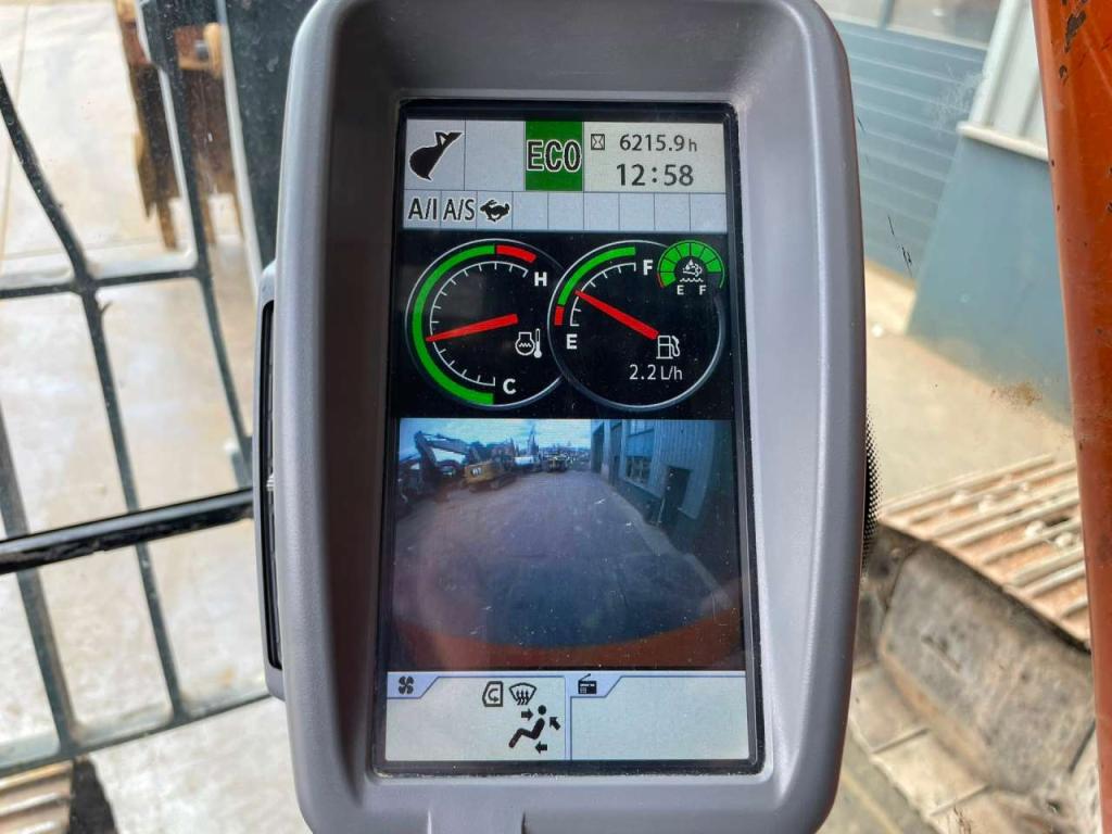 Hitachi ZX210LC-6 Photo 23
