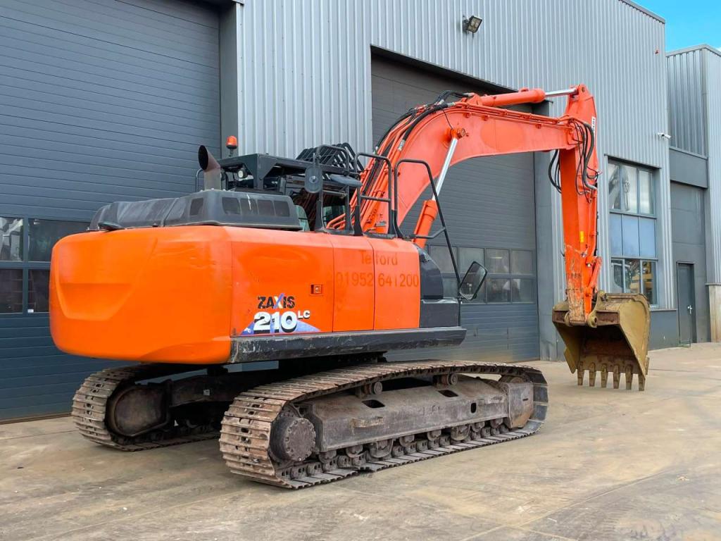 Hitachi ZX210LC-6 Photo 5