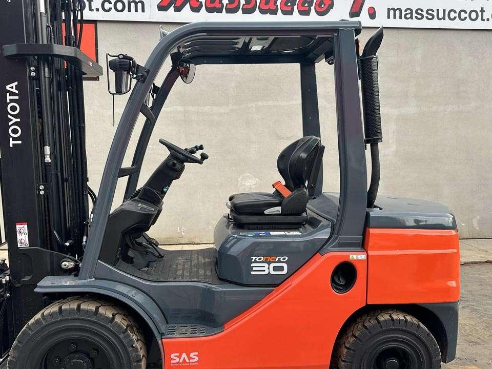 Toyota 52-8FDF30 Photo 12