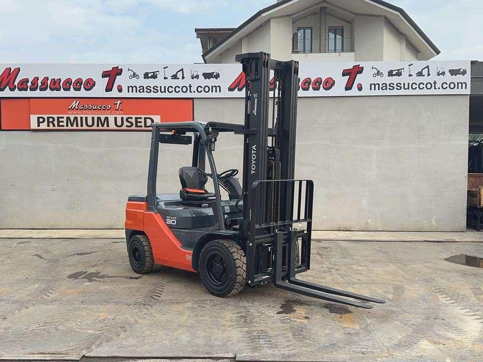 Toyota 52-8FDF30 Photo 16