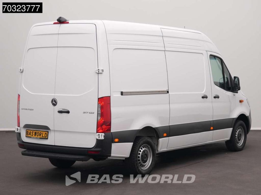 Mercedes-Benz Sprinter 317 CDI 2025-Model Automaat L2H2 170PK LED Xenon Navi Airco Cruise Camera MBUX CarPlay Par Photo 2