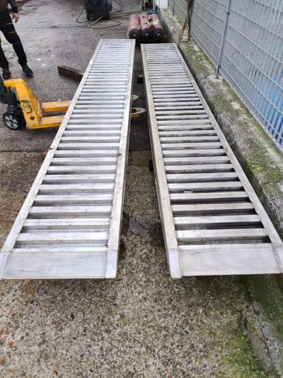 Loading ramp Photo 2