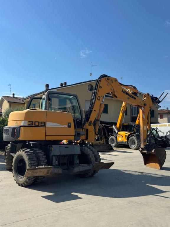 Liebherr A 309 Photo 2