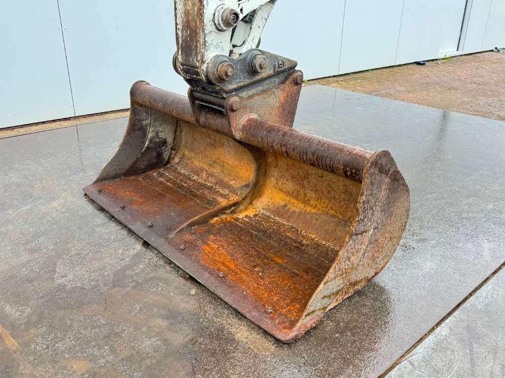 Mecalac 10MCR - Many extra attachments! Auto Lube Photo 17