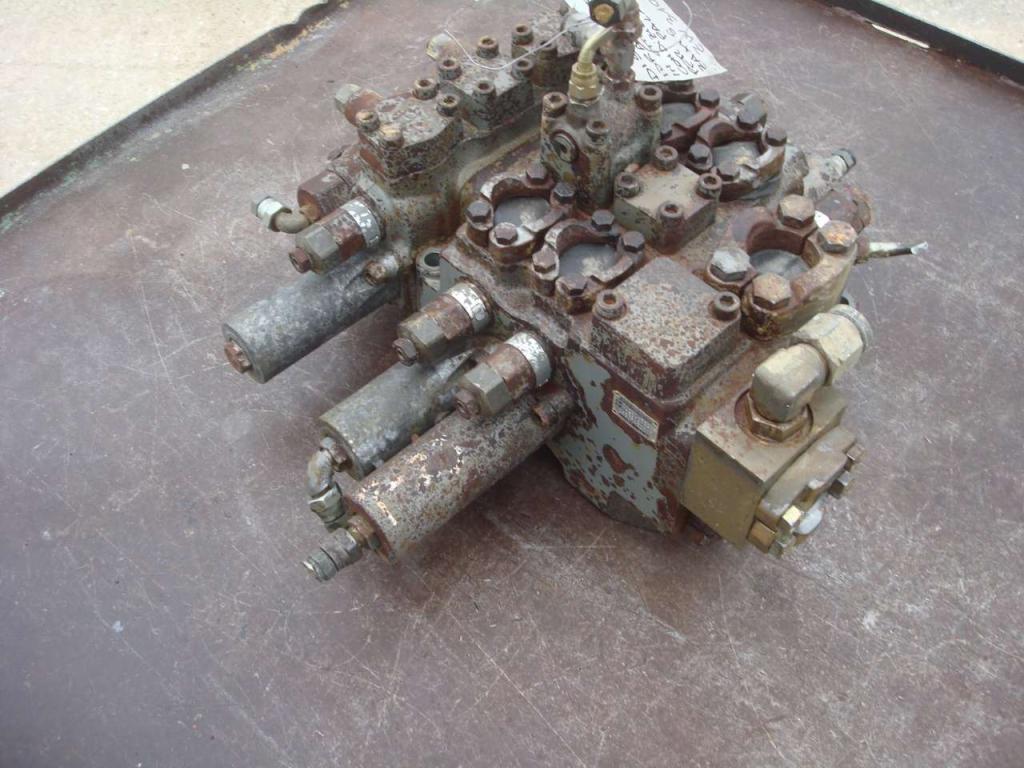 Hydraulic distributor for Hitachi ZW310 Photo 3