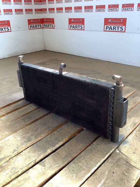 Hydraulic oil cooler for Caterpillar 924G Photo 2