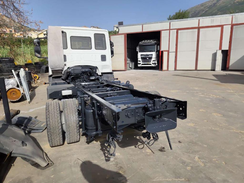 Iveco EUROCARGO CUBE 80E22P Photo 10
