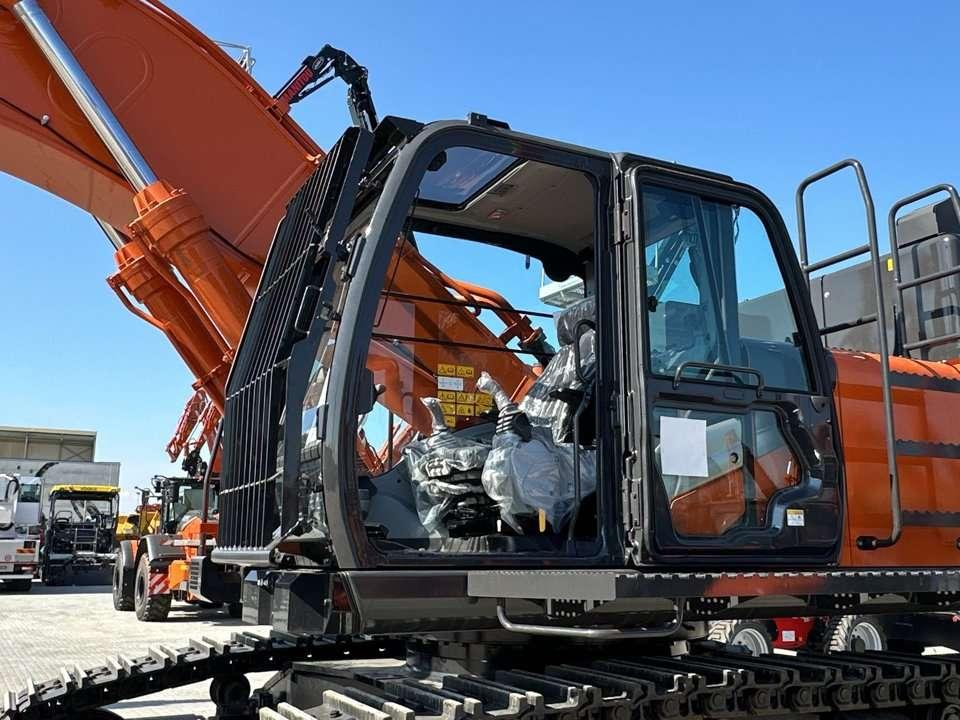 Hitachi ZX530LCH-7 Photo 9