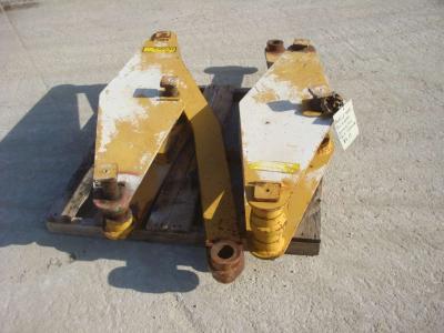 Connecting rod and bucket closing brackets for PALA GOMMATA FR12 sold by OLM 90 Srl