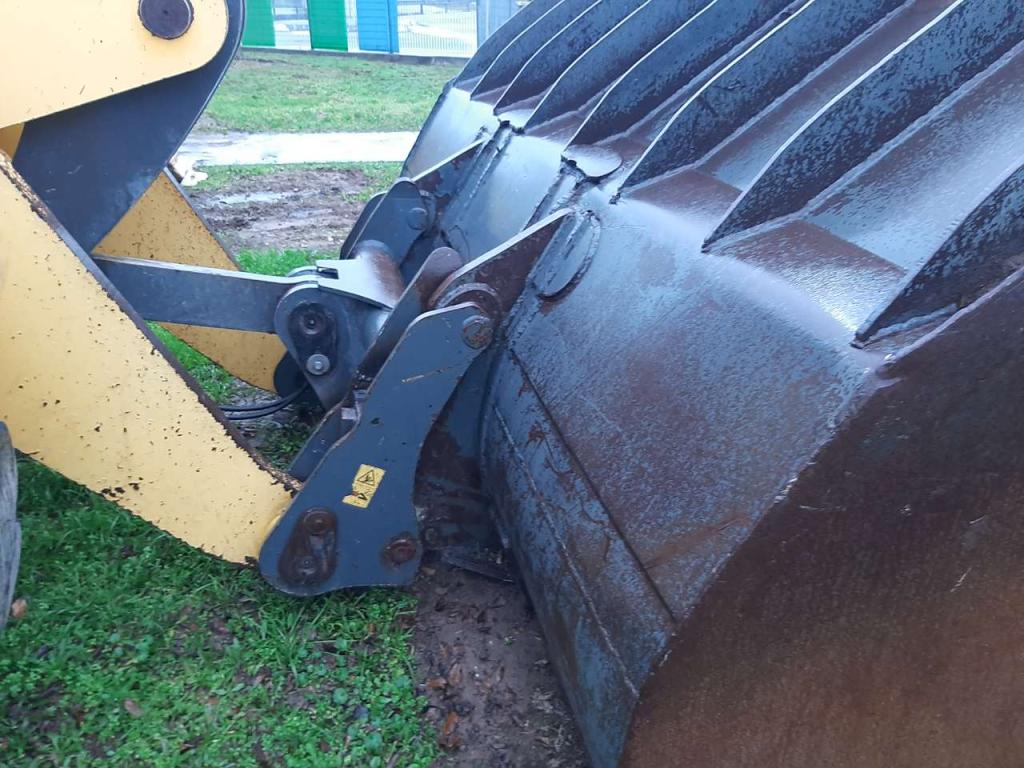 New Holland W190C Photo 4