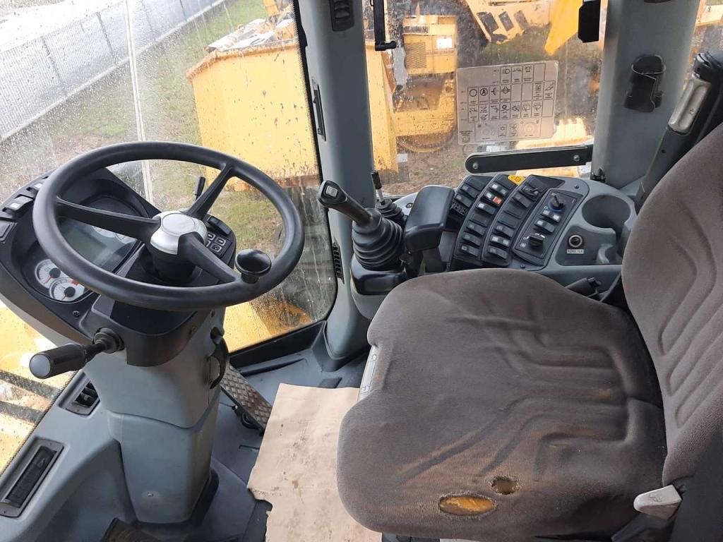 New Holland W190C Photo 7