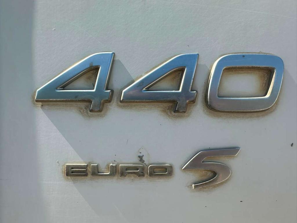 Volvo FM 12 440 Photo 9