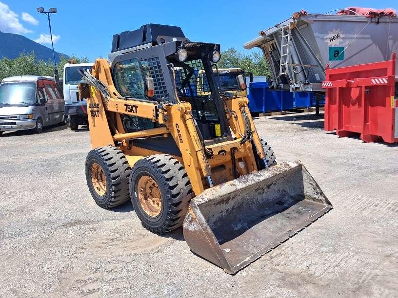 Case 75XT Photo 1