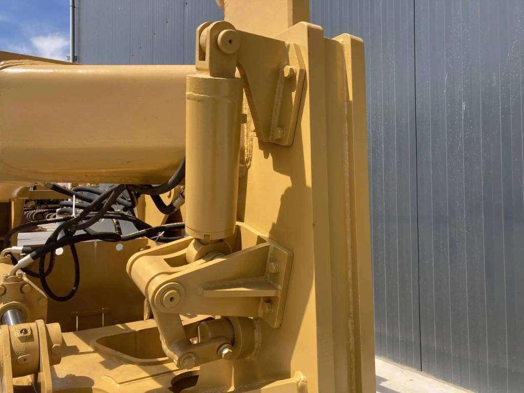 Caterpillar D8R Photo 11
