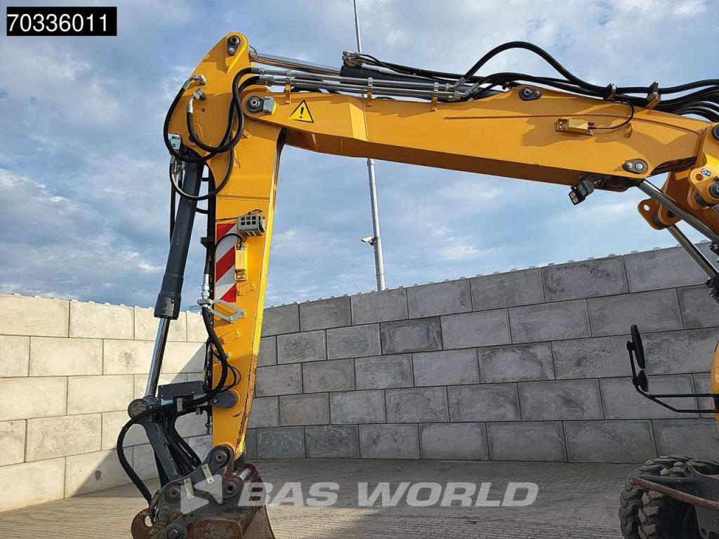Liebherr A918 Photo 10