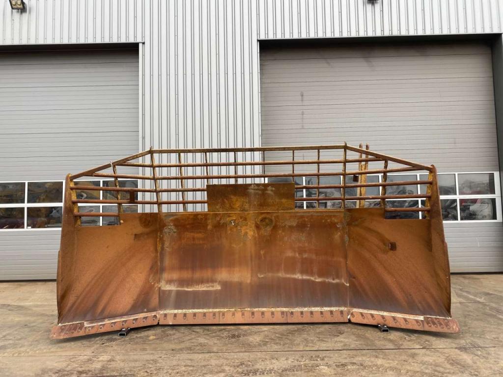 Caterpillar D9U Blade Photo 2
