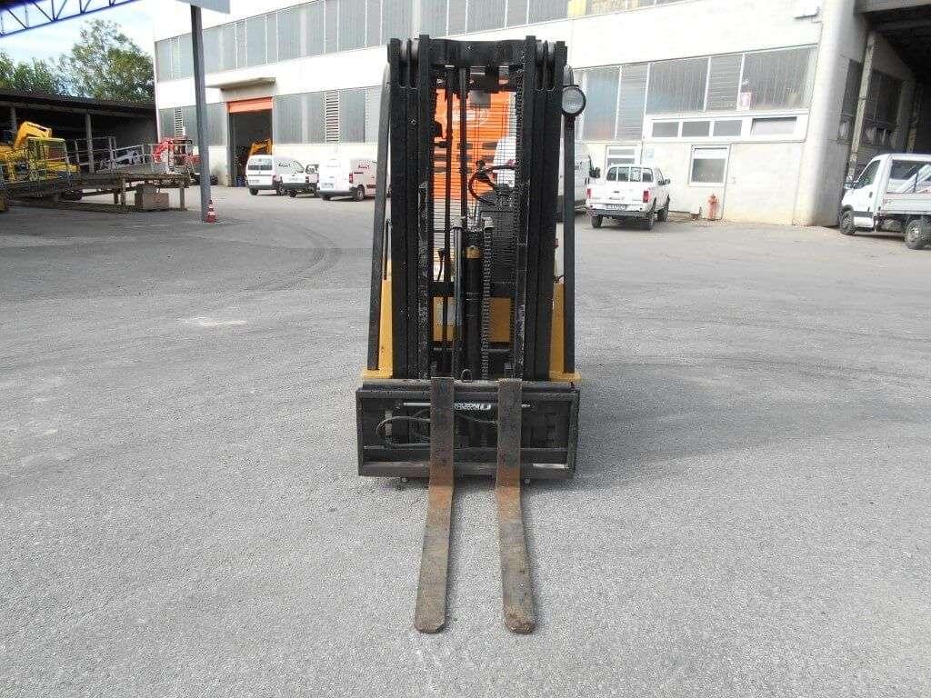 Caterpillar F35 Photo 14