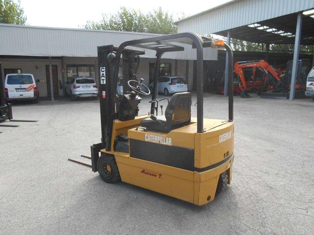 Caterpillar F35 Photo 3