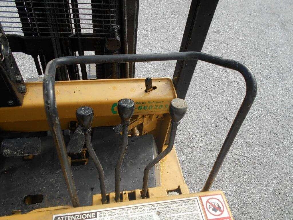 Caterpillar F35 Photo 6