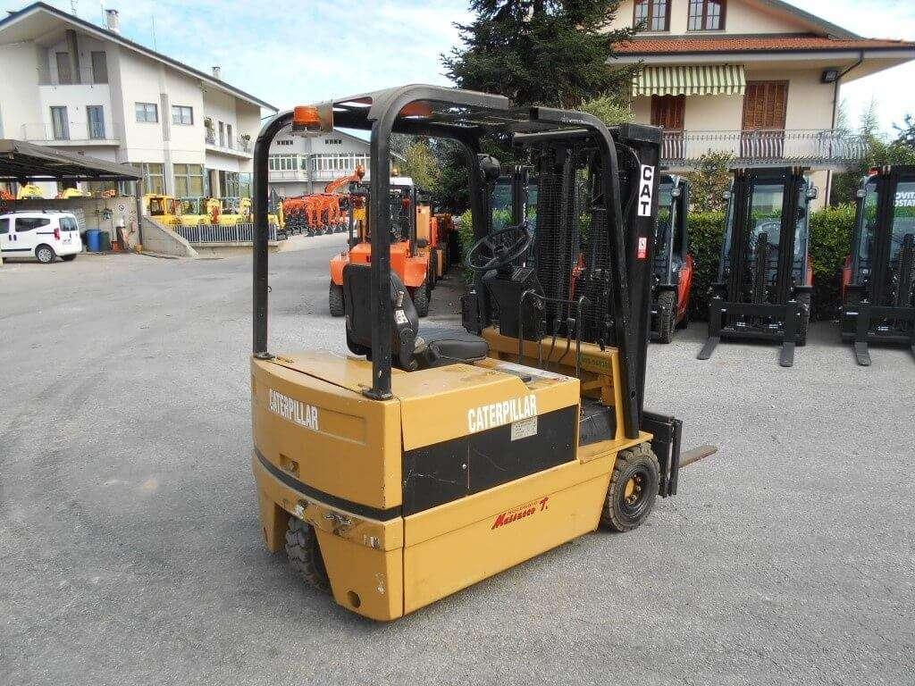 Caterpillar F35 Photo 9