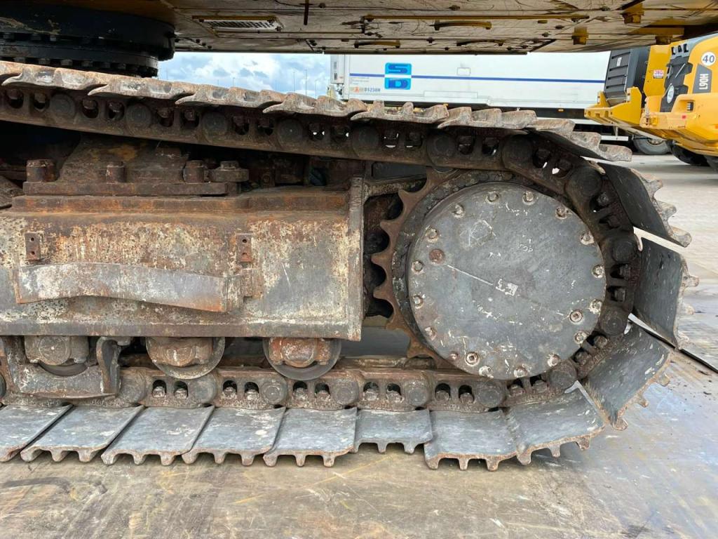 Komatsu PC490LC-11E0 Photo 13