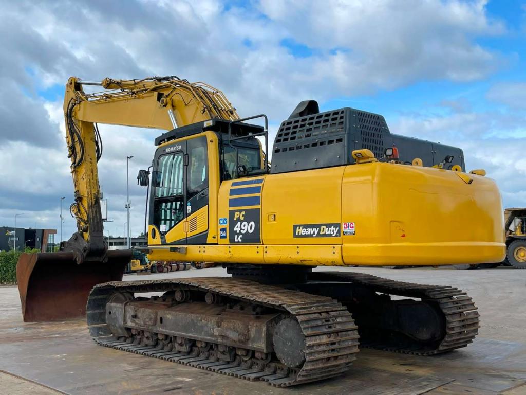 Komatsu PC490LC-11E0 Photo 3