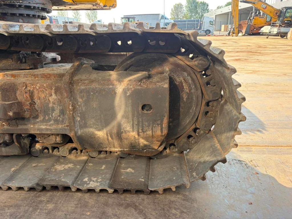 Komatsu PC490LCD-11 Photo 15