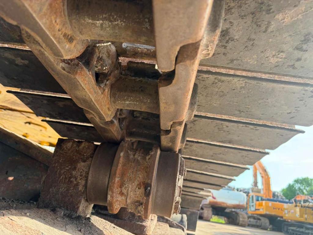 Komatsu PC490LCD-11 Photo 16