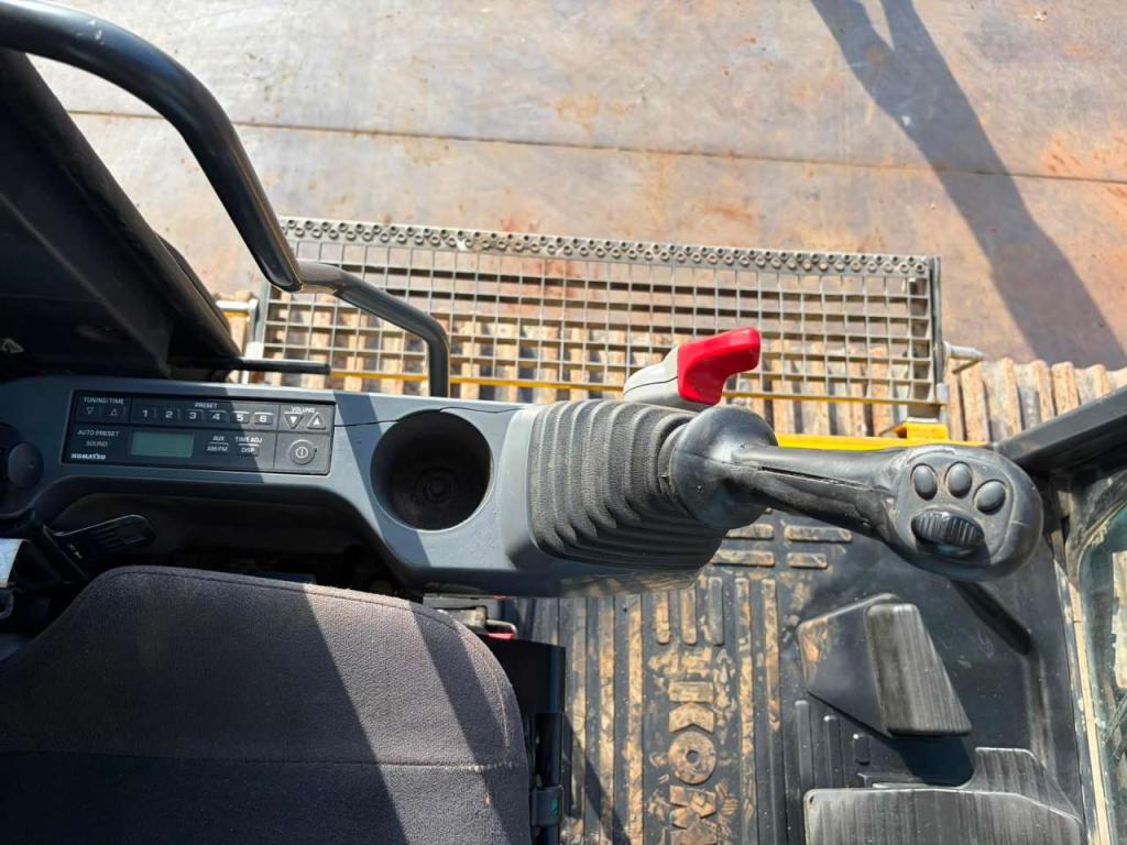 Komatsu PC490LCD-11 Photo 22