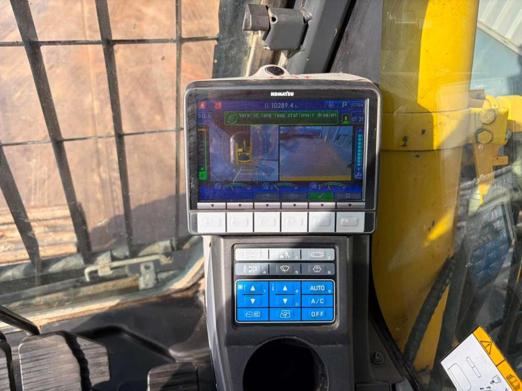 Komatsu PC490LCD-11 Photo 24