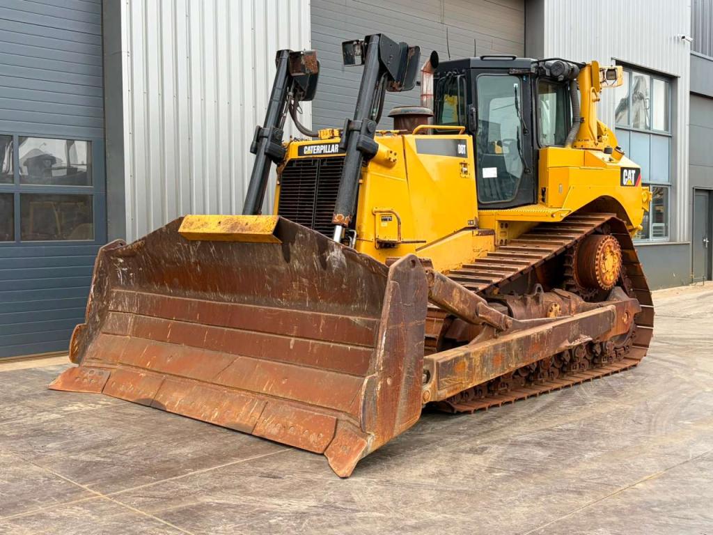 Caterpillar D8T Photo 2