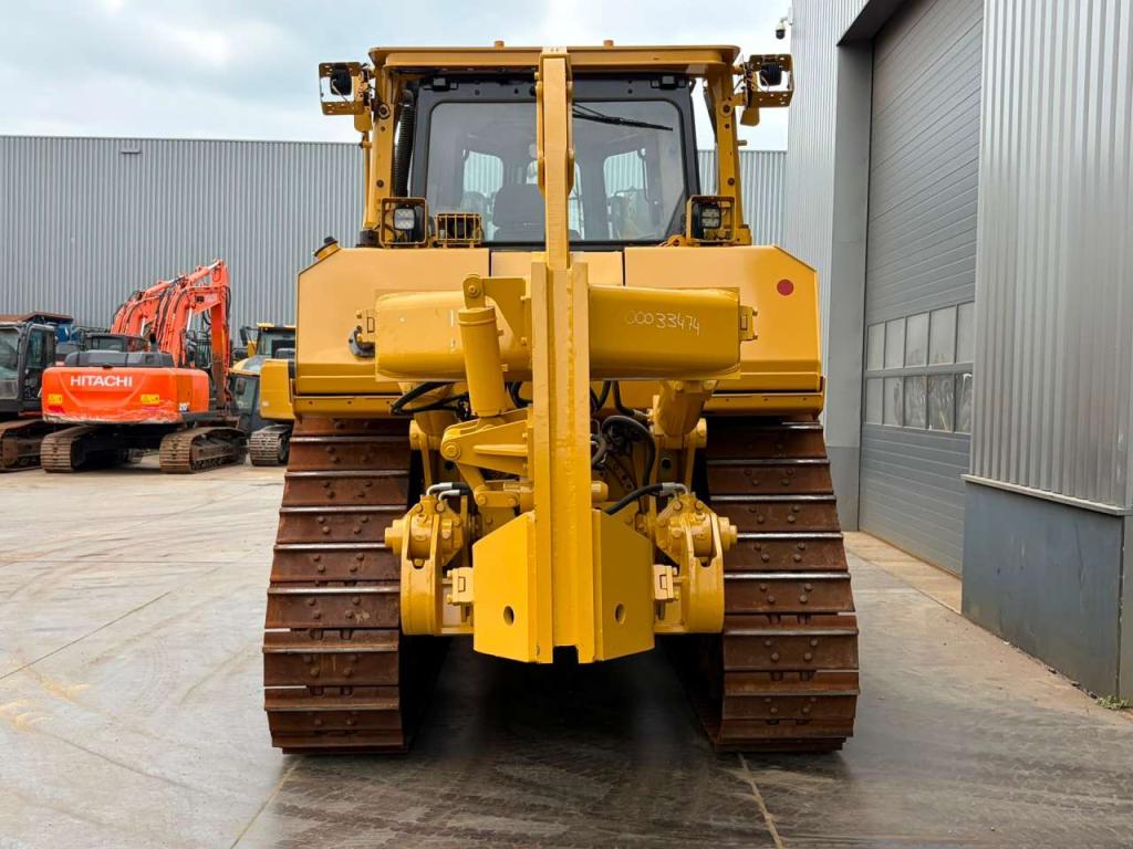 Caterpillar D8T Photo 4