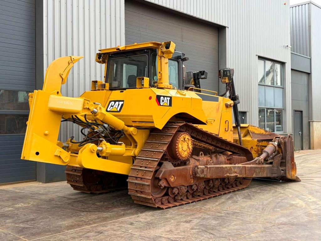 Caterpillar D8T Photo 5