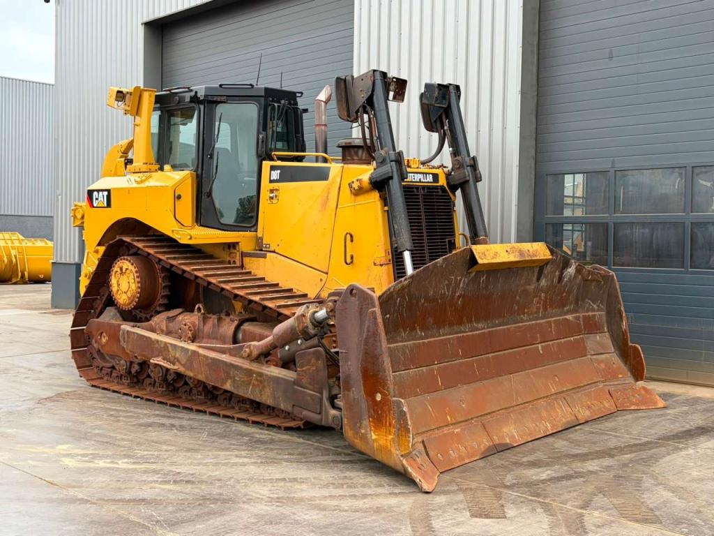Caterpillar D8T Photo 7