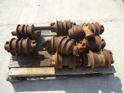 Upper and lower rollers for Fiat Allis FL9 sold by OLM 90 Srl